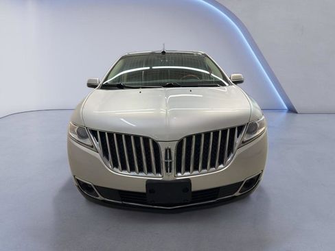 Used 2012 Lincoln MKX AWD image 2