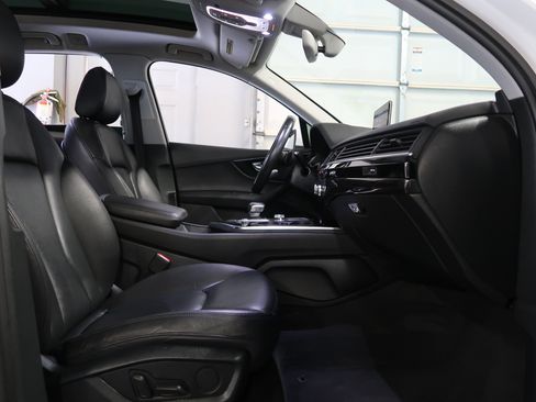 Used 2017 Audi Q7 3.0T Premium AWD/4WD image 32