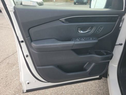 Used 2023 Honda Pilot Touring image 39