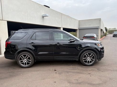 Used 2018 Ford Explorer Sport AWD/4WD image 4