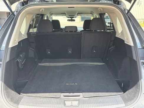 Used 2024 Nissan Rogue S AWD/4WD image 11
