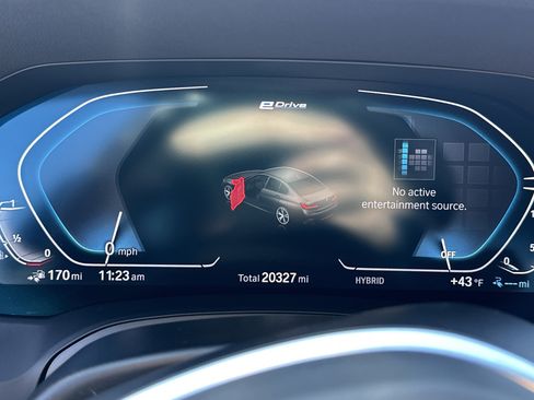 Used 2021 BMW 330e xDrive 330e xDrive w/ Executive Package image 30