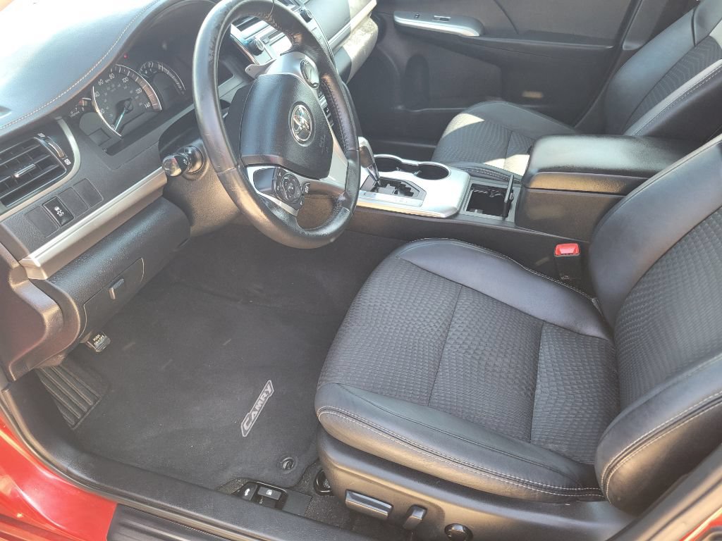 Used 2012 Toyota Camry SE FWD image 11