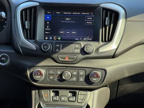 Used 2021 GMC Terrain SLT w/ Elevation Edition image 13