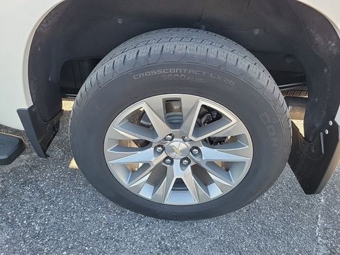 Used 2019 Chevrolet Silverado 1500 High Country w/ Technology Package image 8