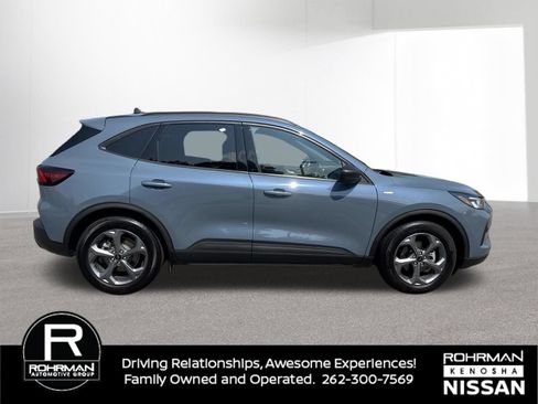 Used 2025 Ford Escape ST-Line FWD image 9