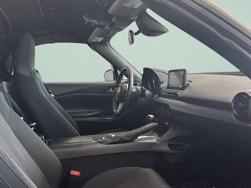 Used 2020 MAZDA MX-5 Miata Sport RWD image 28
