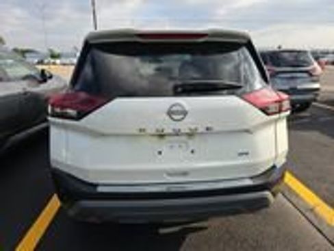 Used 2023 Nissan Rogue SV FWD image 5