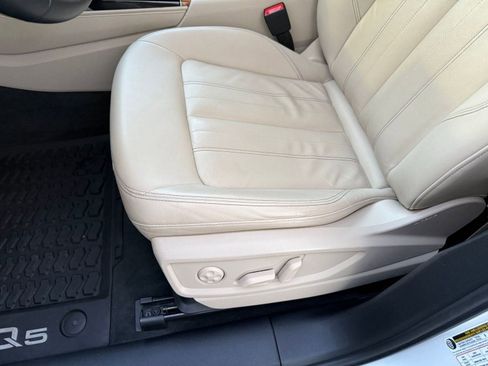 Used 2021 Audi Q5 Premium Plus w/ Premium Plus Package image 12