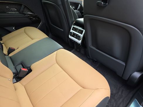 New 2026 Land Rover Range Rover Sport Dynamic SE AWD/4WD image 11