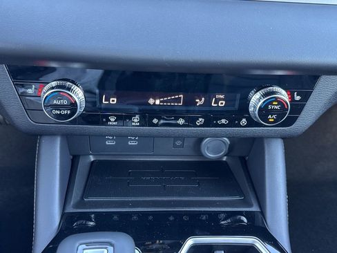 New 2026 Mitsubishi Outlander LE FWD image 18