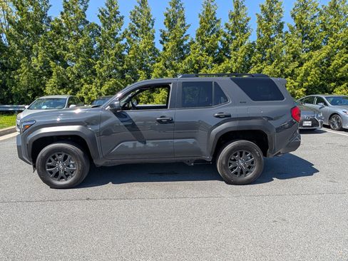 Used 2025 Toyota 4Runner SR5 AWD/4WD image 6