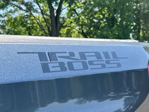 Used 2021 Chevrolet Silverado 1500 LT Trail Boss w/ Convenience Package II AWD/4WD image 17