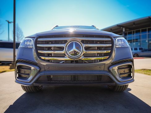 New 2026 Mercedes-Benz GLS 450 4MATIC image 6