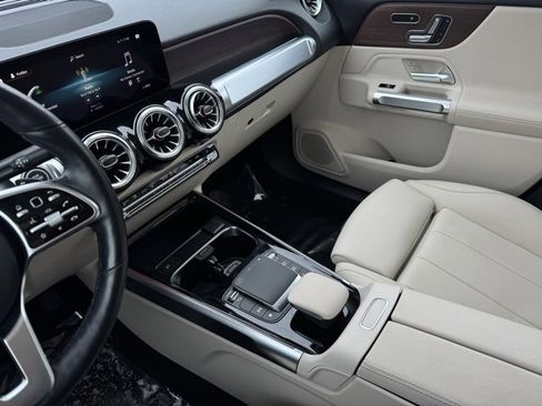Used 2023 Mercedes-Benz GLB 250 4MATIC image 16