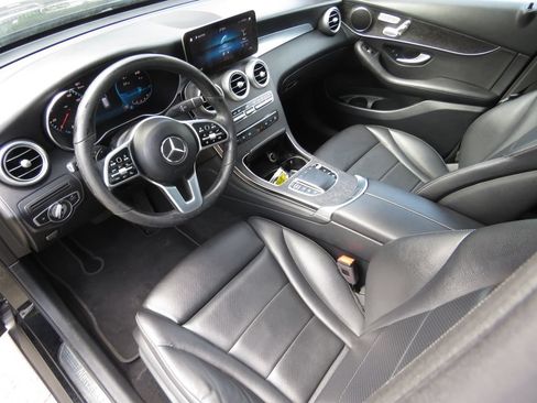 Used 2021 Mercedes-Benz GLC 300 4MATIC image 11