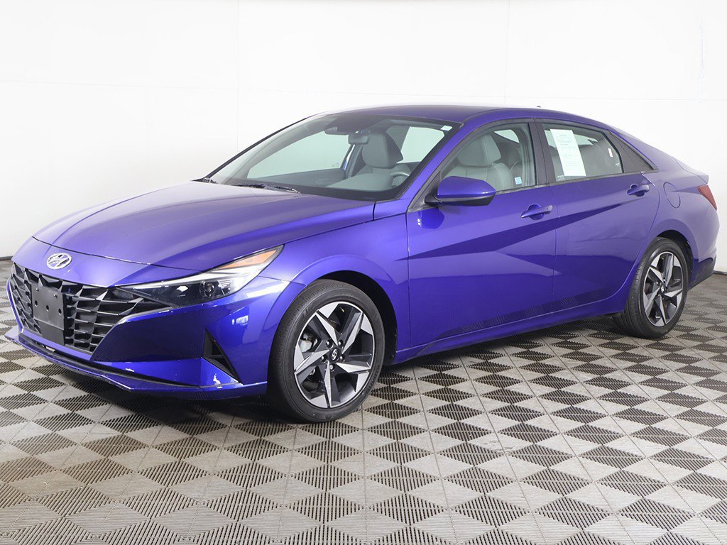 Used 2023 Hyundai Elantra SEL w/ Convenience Package FWD image 9