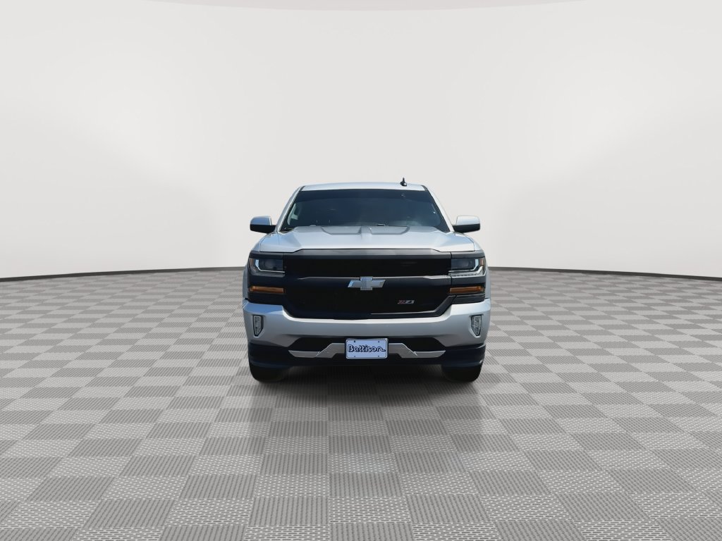Used 2018 Chevrolet Silverado 1500 LT w/ Texas Edition AWD/4WD image 3