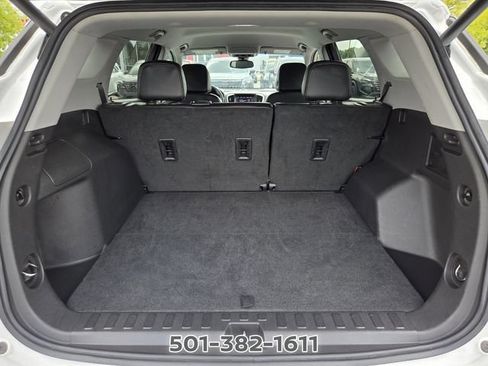 Used 2024 GMC Terrain SLT AWD/4WD image 17