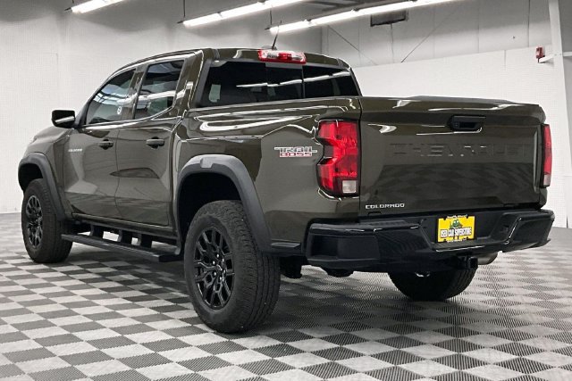 Used 2024 Chevrolet Colorado Trail Boss w/ Advanced Trailering Package AWD/4WD image 2