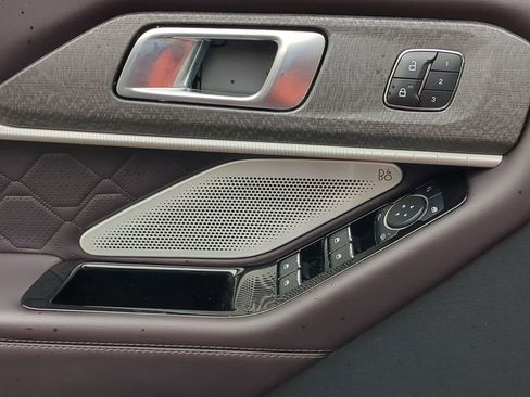 Used 2025 Ford Explorer Platinum w/ LUX Leather Package image 13