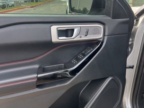 Used 2022 Ford Explorer ST-Line w/ Class IV Trailer Tow Package image 9