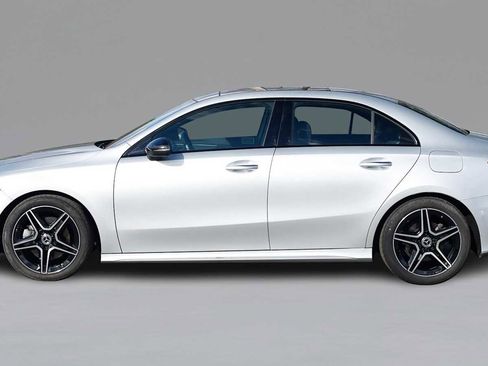 Certified 2022 Mercedes-Benz A 220 4MATIC image 8