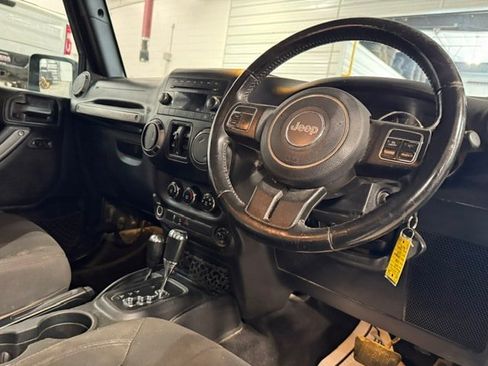 Used 2018 Jeep Wrangler Unlimited Sport AWD/4WD image 15