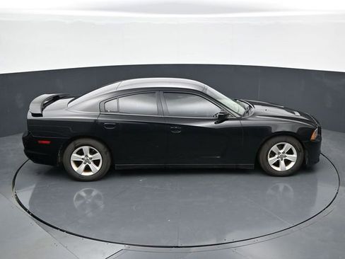Used 2012 Dodge Charger SE RWD image 16
