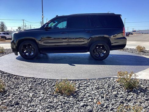 Used 2019 GMC Yukon SLT w/ Graphite Performance Edition image 8