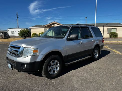 Used 2011 Ford Expedition XL w/ HD Trailer Tow Pkg AWD/4WD image 7