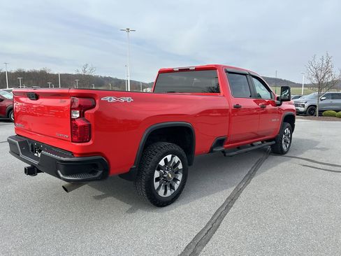 Used 2022 Chevrolet Silverado 2500 Custom w/ Custom Value Package image 7