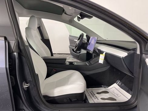 Used 2023 Tesla Model 3 Standard Range image 36