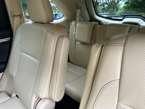 Used 2019 Toyota Highlander Limited FWD image 11