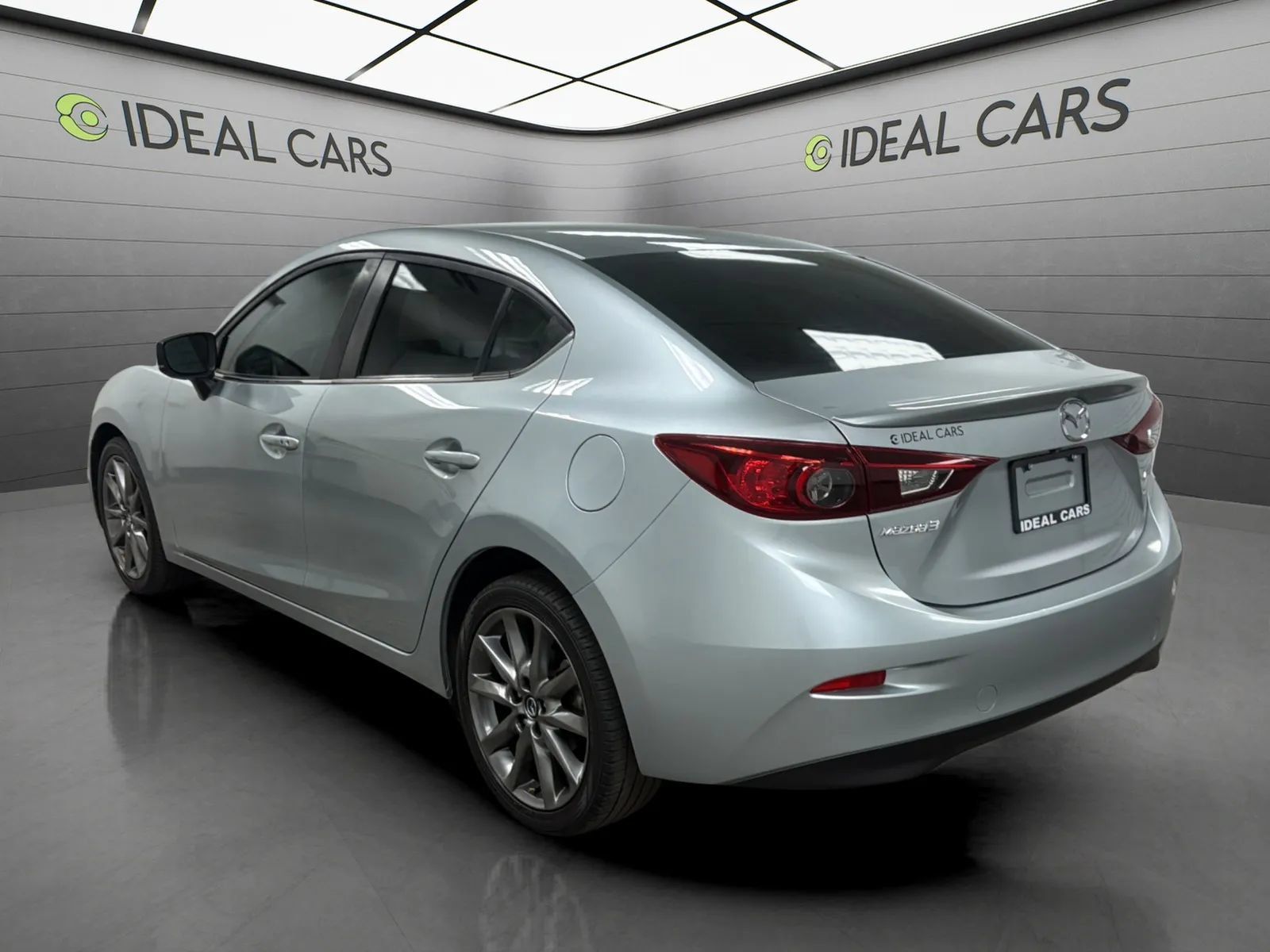Used 2018 MAZDA MAZDA3 Touring FWD image 7