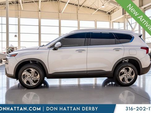 Used 2023 Hyundai Santa Fe SEL image 2