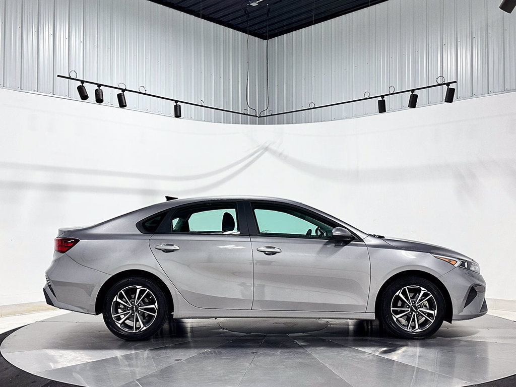 Used 2023 Kia Forte LXS FWD image 10