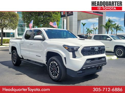 Used 2025 Toyota Tacoma TRD Sport image 1