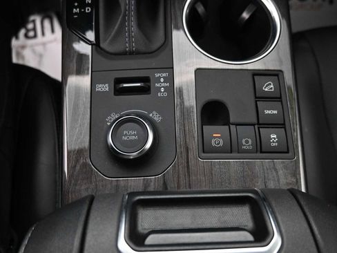 Used 2024 Toyota Highlander Platinum image 9