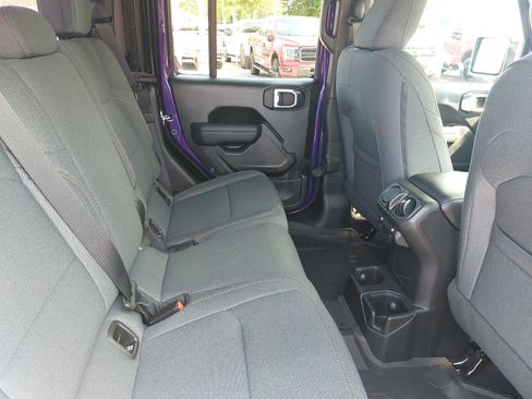 Used 2026 Jeep Gladiator Sport AWD/4WD image 13