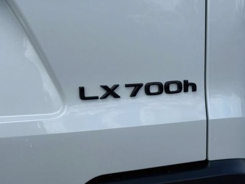 New 2026 Lexus LX 700h Luxury AWD/4WD image 11