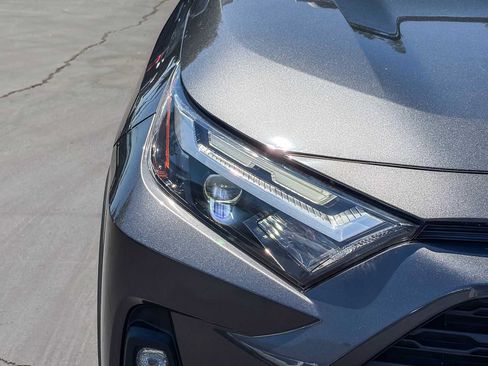 Used 2022 Toyota RAV4 XLE Premium w/ Carpet Mat Package (TMS) FWD image 7