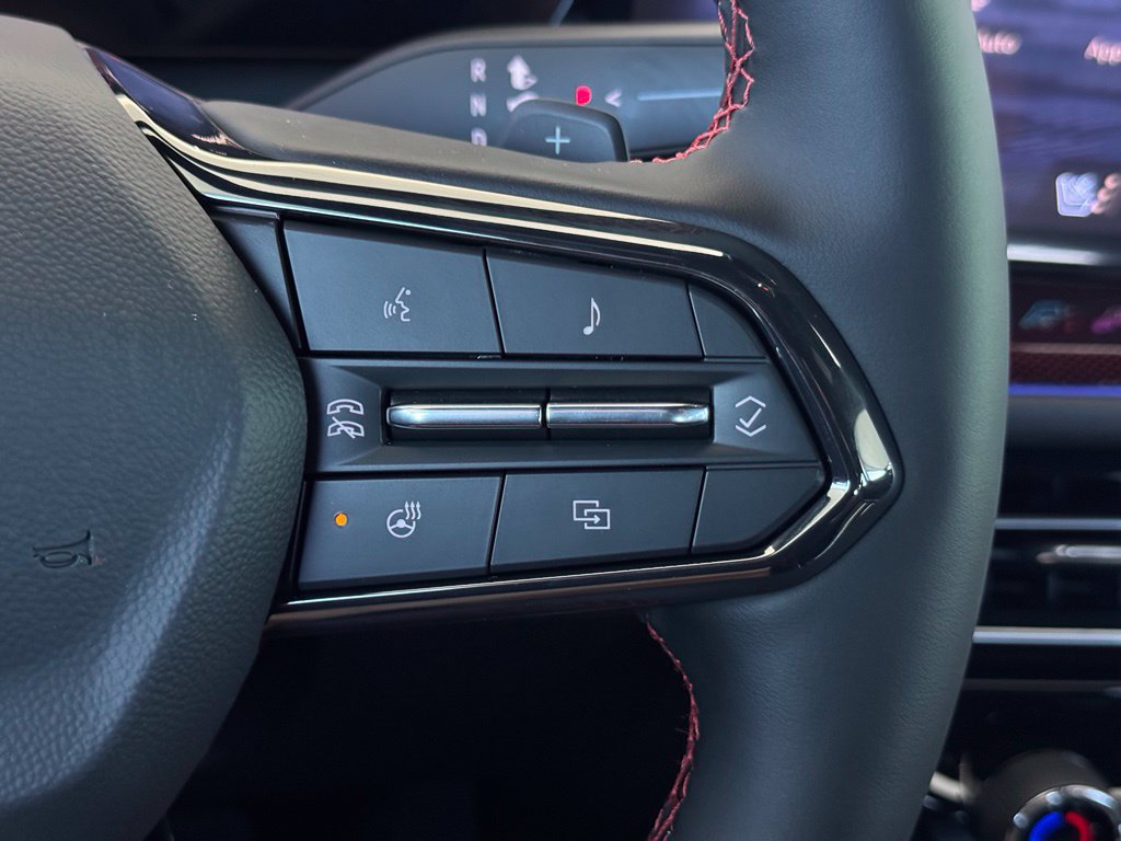 New 2027 Chevrolet Traverse RS w/ LPO, Floor Liner Package FWD image 34