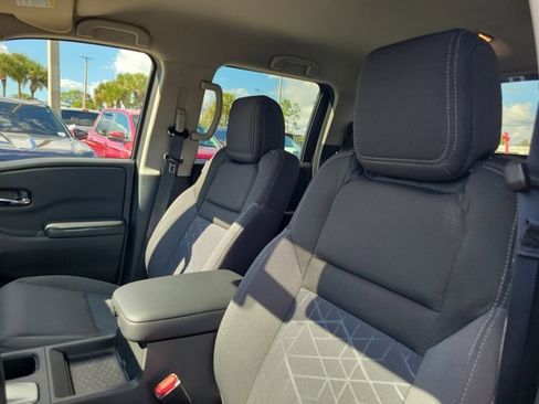 Certified 2025 Nissan Frontier SV image 20