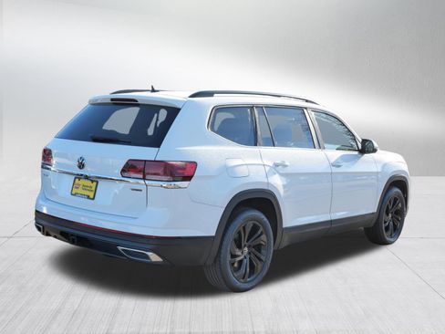 Certified 2023 Volkswagen Atlas SE w/ Black Wheel Package AWD/4WD image 7