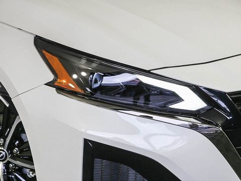 New 2025 Nissan Altima 2.5 SR w/ SR Premium Package image 2