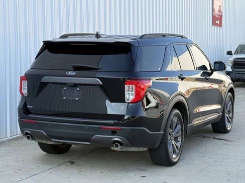 Used 2021 Ford Explorer XLT w/ Equipment Group 202A image 4