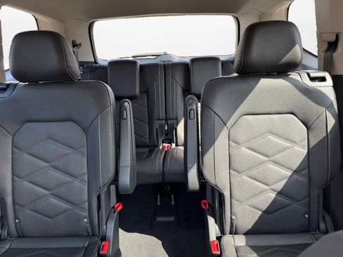 New 2026 Volkswagen Atlas SE image 12