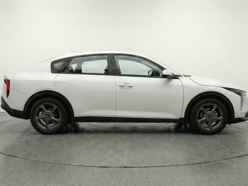 Used 2025 Kia K4 FWD image 8
