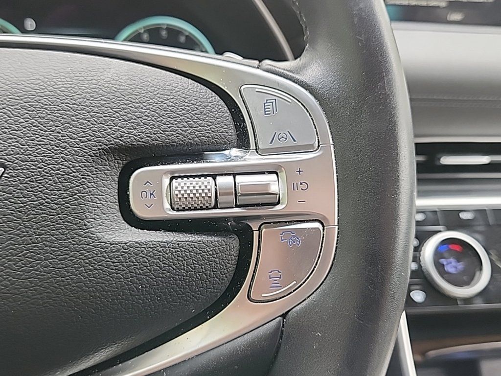 Used 2024 Genesis GV80 2.5T w/ Prestige Package AWD/4WD image 9